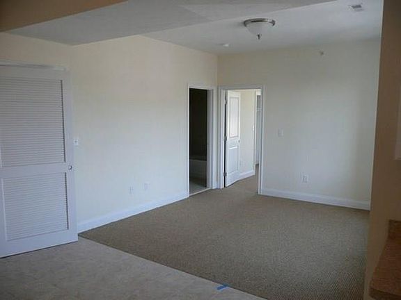 3rd image of 32 Guild St Unit 304
