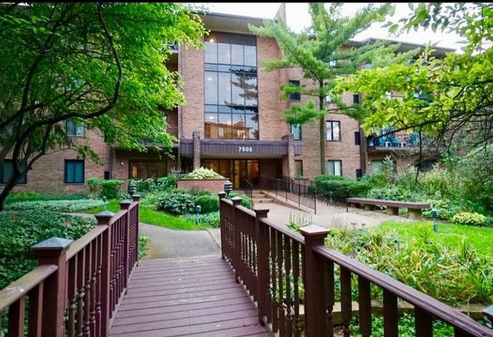 1st image of 7502 Farmingdale Dr APT 403