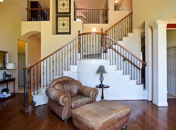 4th image of 1670 Lake Brook Cir