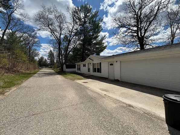 637 W Park St, Lake, MI 48632