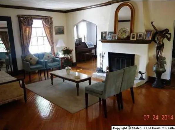 631 Ocean Terrace image 1 of 12