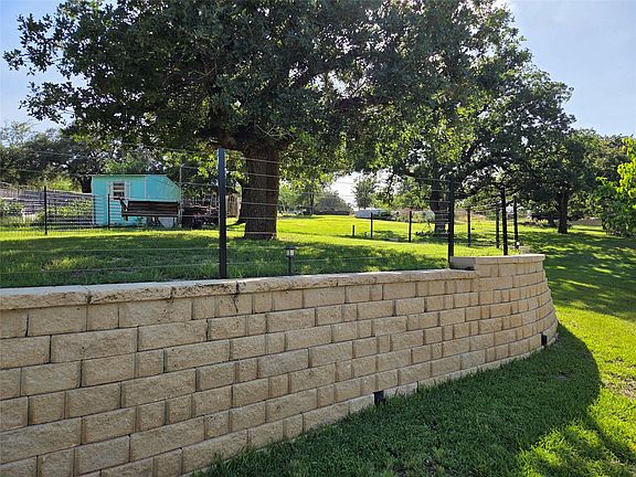 5th image of 203 W Lakeshore Dr