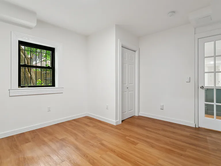 110 Summit Ave #G — Photo 17