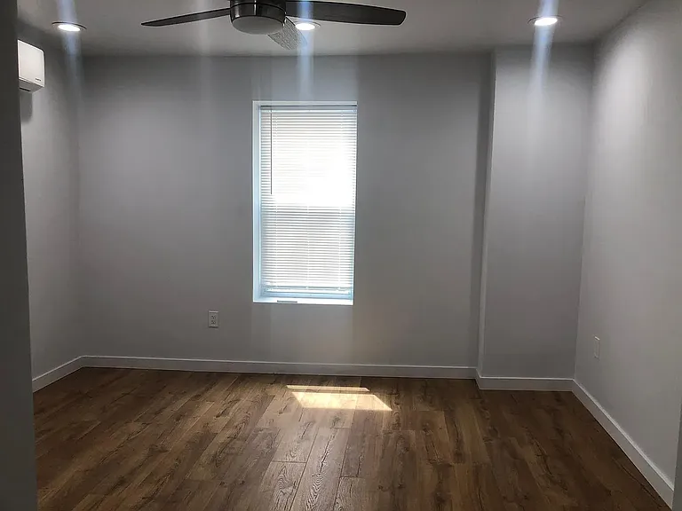 2904 Poplar St #3 — Photo 6
