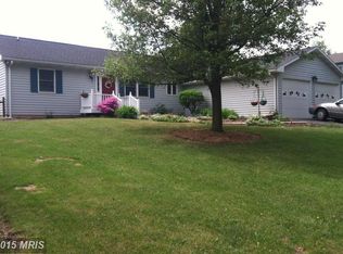 1400 Springview Dr, Chambersburg, PA 17202