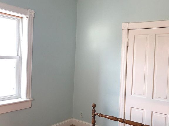 4th image of 278 E King St #4