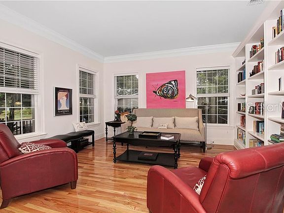 3rd image of 532 Severn Ave