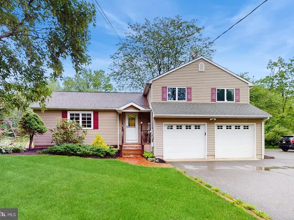 6 John Ringo Rd, Ringoes, NJ 08551