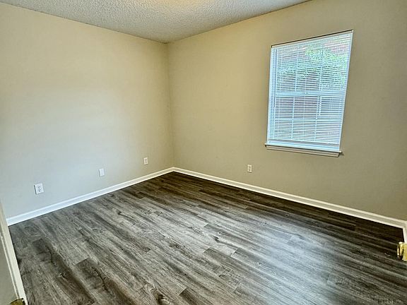 4th image of 2602 Richard Dr #A