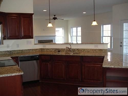 5th image of 2306 Foxfield Ln