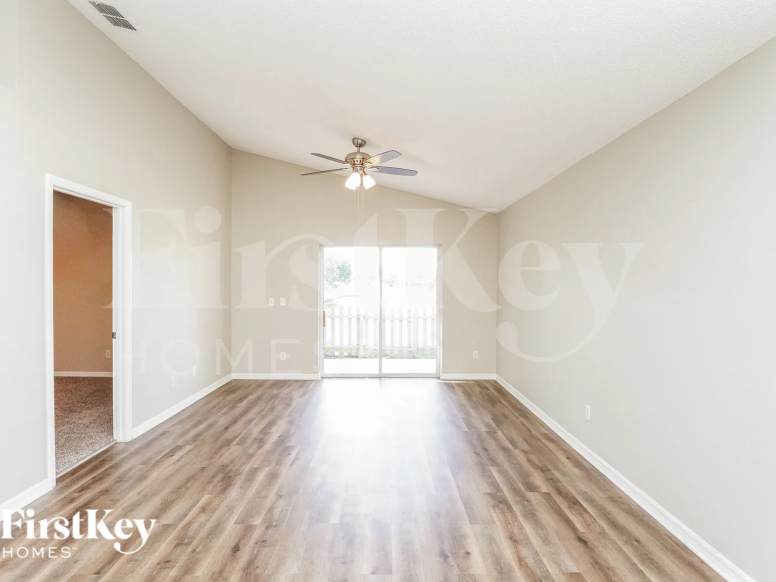 4 bed, 2.0 bath, 1524 sqft, $2,375 — Photo 2