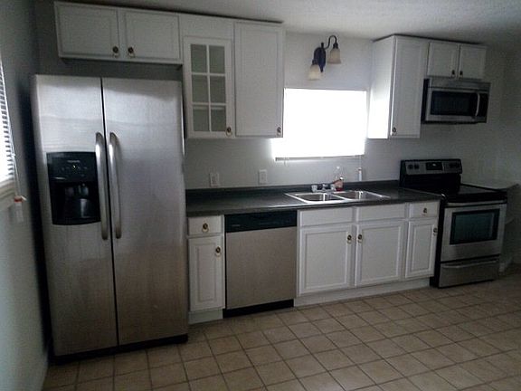 3rd image of 408 Short St