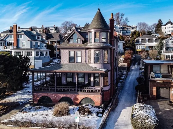 322 Humphrey St #1, Swampscott, MA 01907