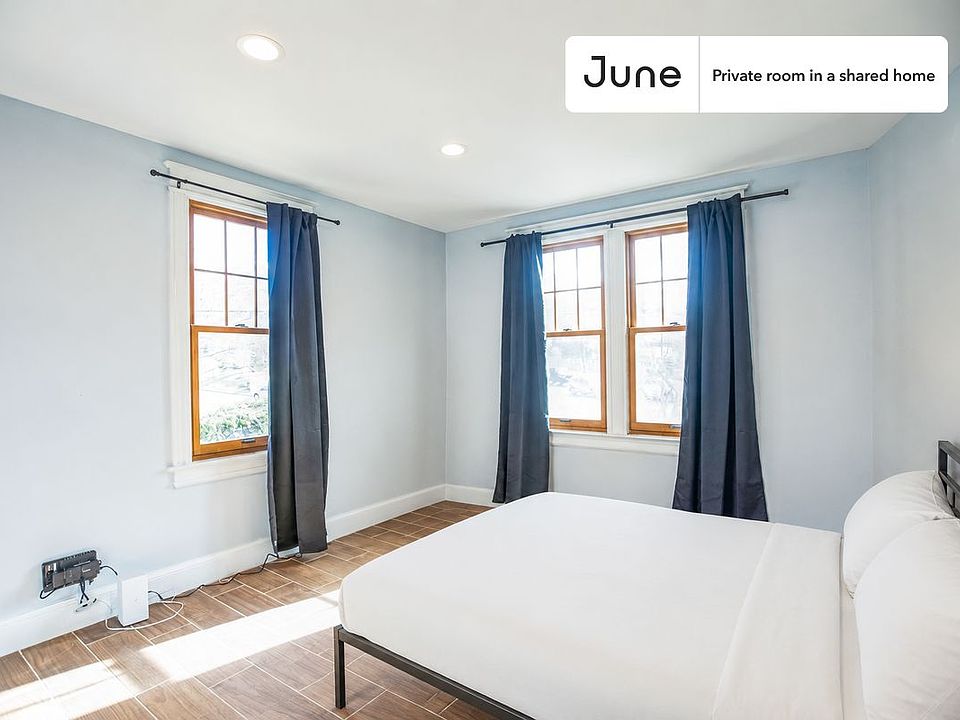 1st image of 2826 Pennsylvania Ave SE #A
