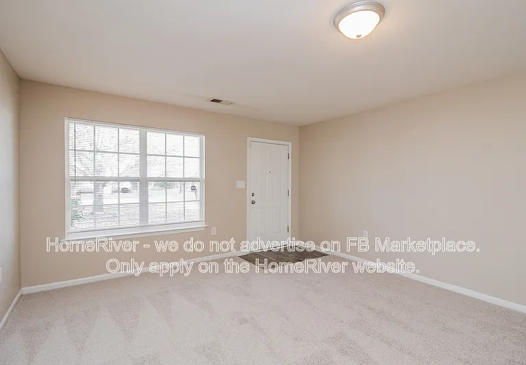 1740 Harland St — Photo 4