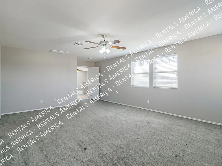 2930 E Detroit St — Photo 23