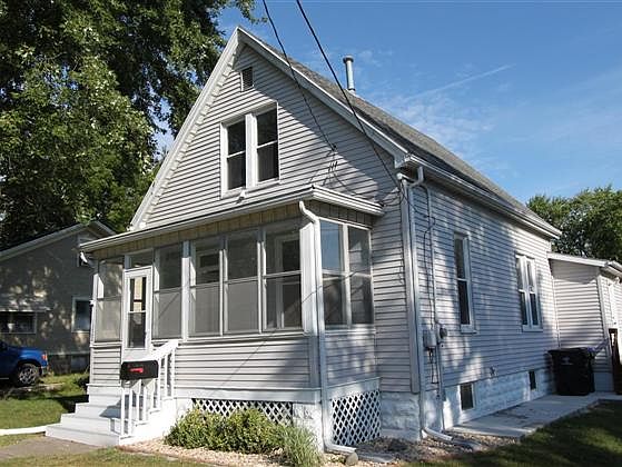 1st image of 1020 E Oakland Ave