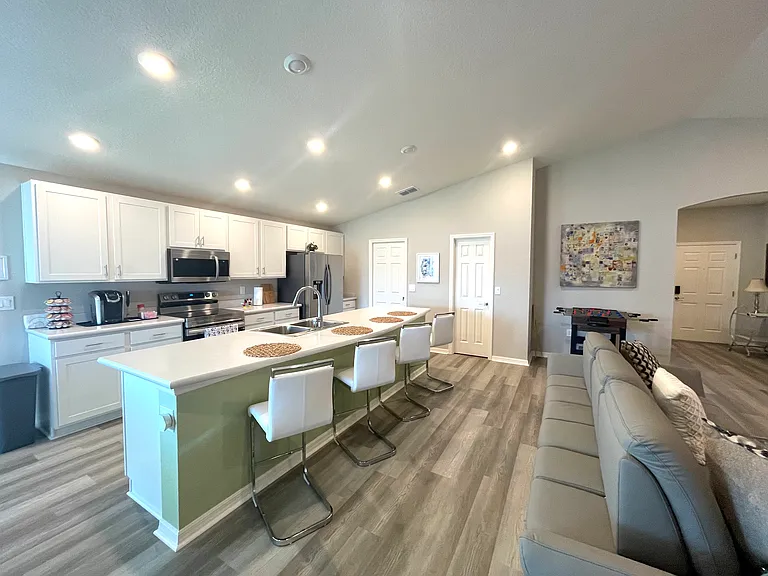 315 Lily Ln — Photo 6