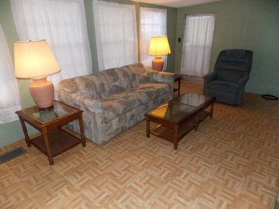 3rd image of 5244 Brunswick St