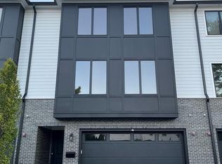 7 Skye Dr, Paramus, NJ 07652