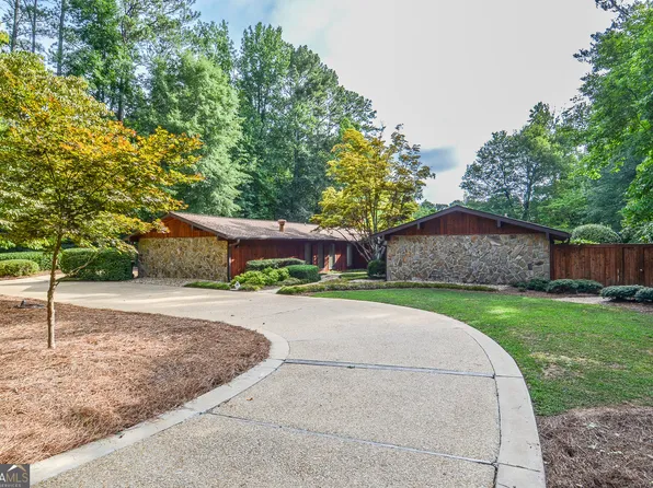 3993 Spalding Holw, Peachtree Corners, GA 30092