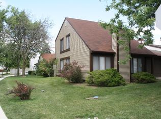 201 W Birchwood Dr, Romeoville, IL 60446