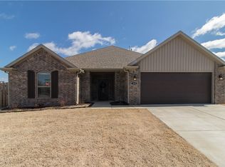 202 S Nightfall Ave, Farmington, AR 72730