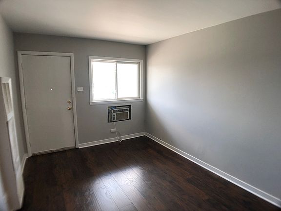 3rd image of 4816 157th St APT 21