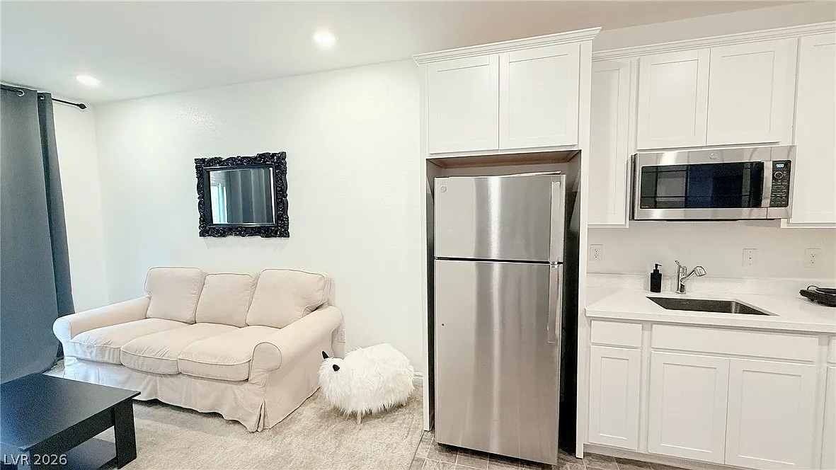 1 bed, 1.0 bath, 1859 sqft, $1,400 — Photo 4