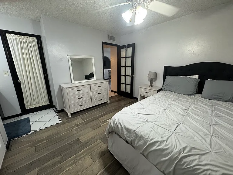 2155 S 14th Ave #10 — Photo 9