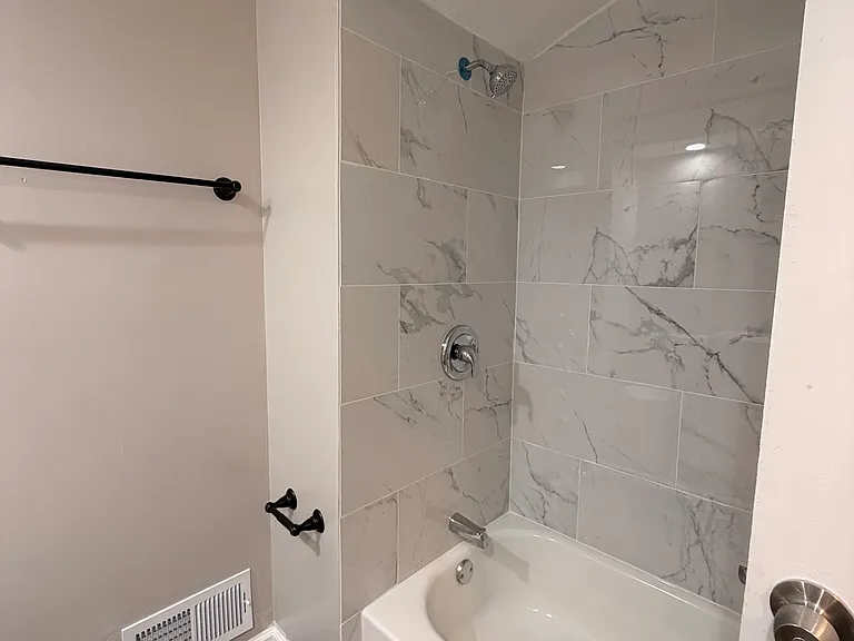 1632 S Kenwood St — Photo 18