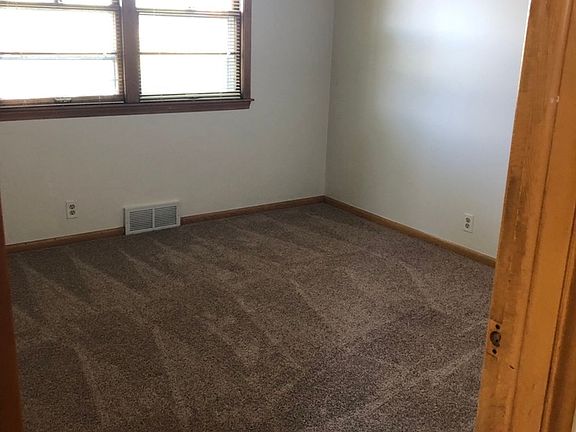 5th image of 3758 S 82nd St APT 1