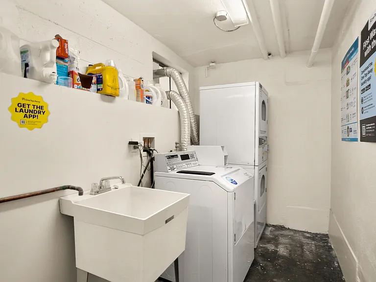 6522 Phinney Ave N #302 — Photo 14