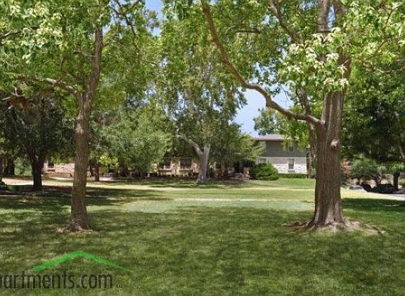 2nd image of 144 Pinecrest Blvd APT 4