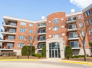 351 Town Place Cir APT 508, Buffalo Grove, IL 60089