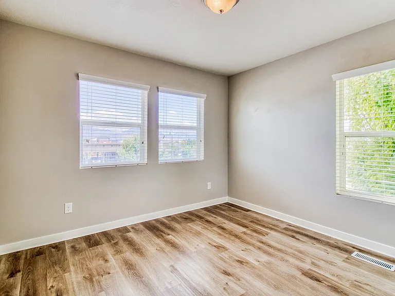 13368 S Moorfield Dr — Photo 11