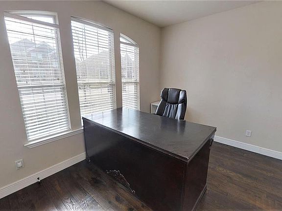 5th image of 1613 Redcedar Dr