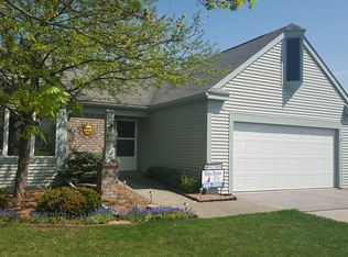 5579 Spring Knoll Dr, Bay City, MI
