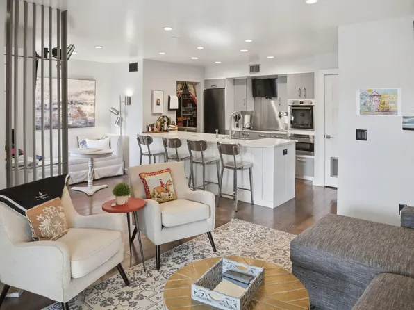 1481 Center St #1102, Mount Pleasant, SC 29464