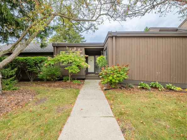 24 Southwick Ct, Ann Arbor, MI 48105