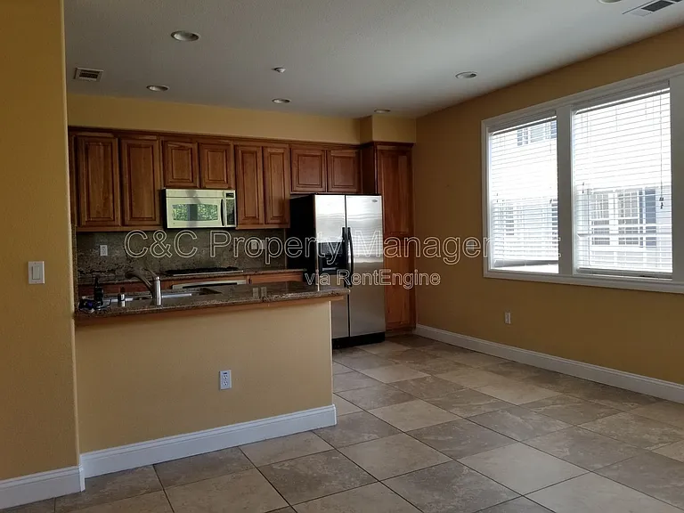 3687 Whitworth Dr — Photo 3