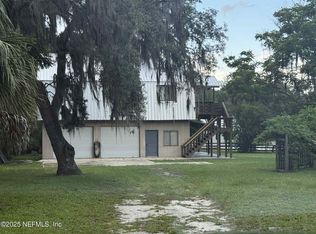 104 Park Ave, San Mateo, FL 32187
