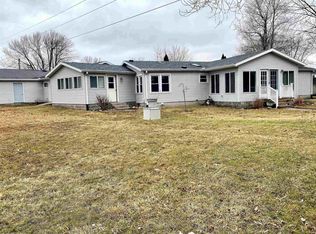 11041 W Silver Maple Dr, Kewanna, IN 46939