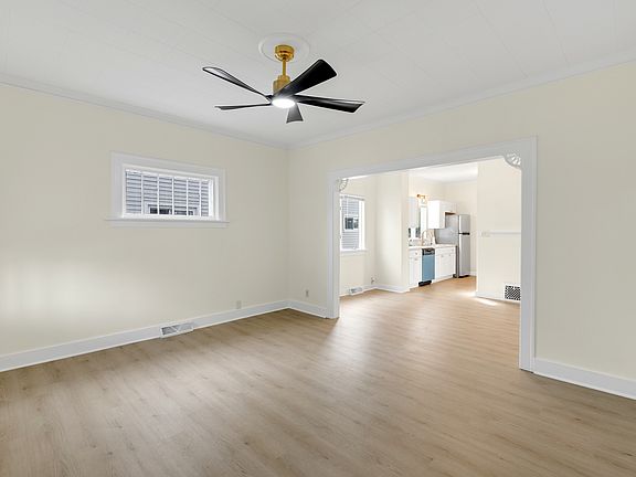 4th image of 419 157th St