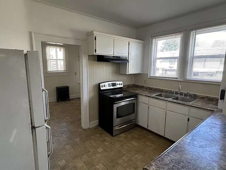 445 E Eufaula St — Photo 5