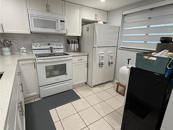 5th image of 618 Gerald Ave APT 415