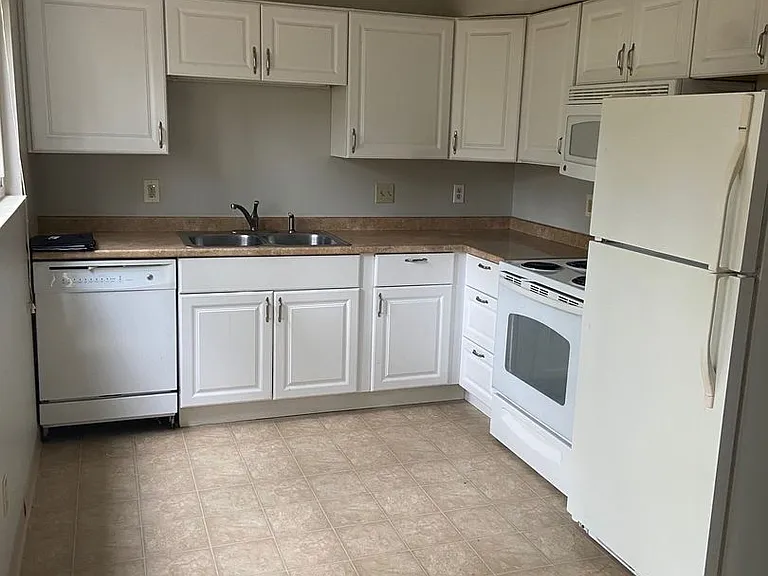 1615 Cottonwood Dr #14 — Photo 3