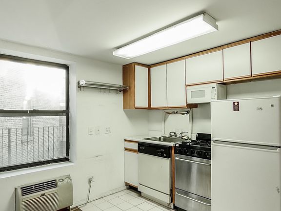 3rd image of 29 7th Ave S #3XB