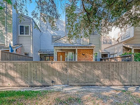 2nd image of 11733 Lakeside Place Dr