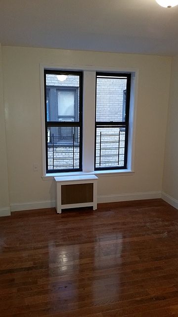2nd image of 220 E 18th St APT 2B